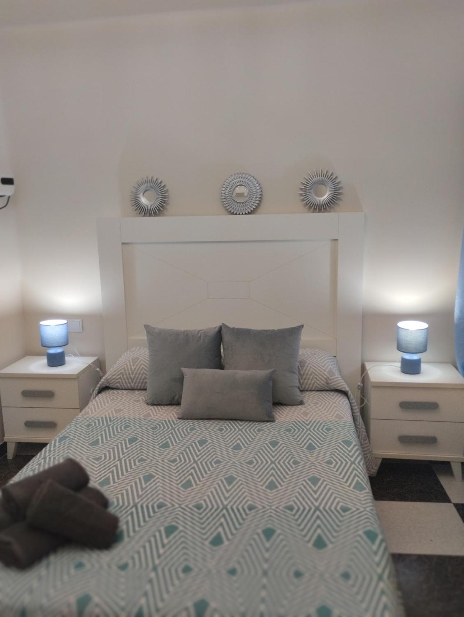 La Casa De Pepa Apartment Seville Luaran gambar